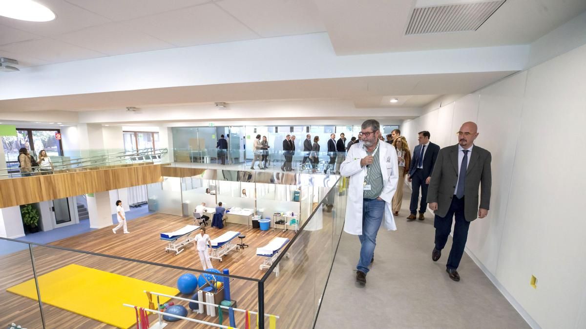El Gobierno de Cantabria tramita otro convenio singular para privatizar operaciones y pruebas sanitarias con Mutua Montañesa