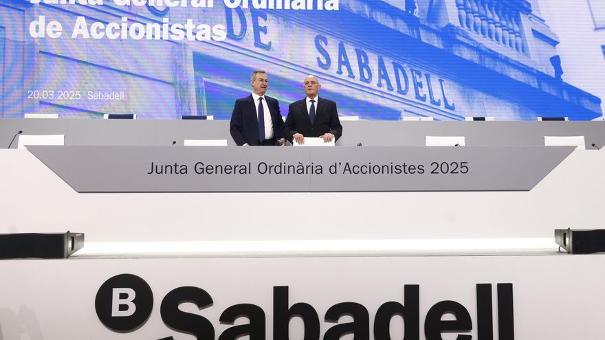 Los accionistas del Sabadell deciden sobre la venta de TSB en pleno pulso con el BBVA