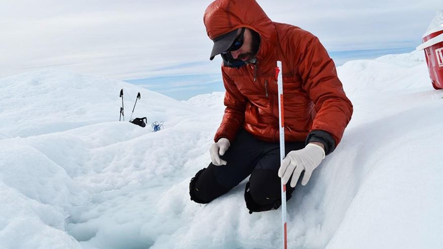 El glaciólogo Marco Tedesco en Groenlandia.