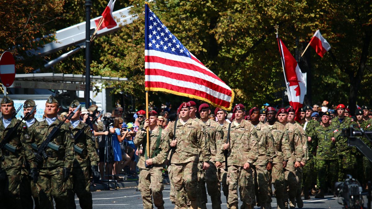 Cómo el Ejército de EEUU está utilizando a influencers para reclutar a una nueva generación de soldados