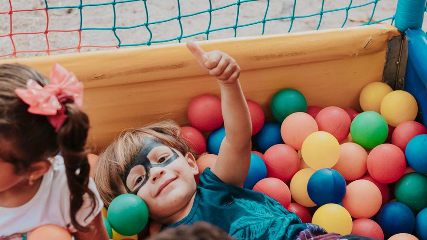 Qué quiere decir que un niño se porte siempre bien, según una psicóloga: "Todas las emociones cumplen su función"