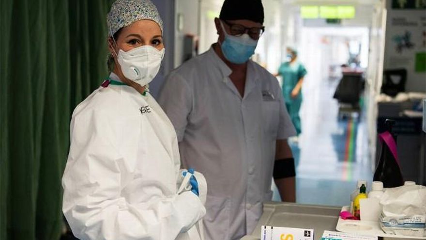 Personal sanitario en el Hospital Clínic de Barcelona. Foto: Francisco Avia (Hospital Clínic).