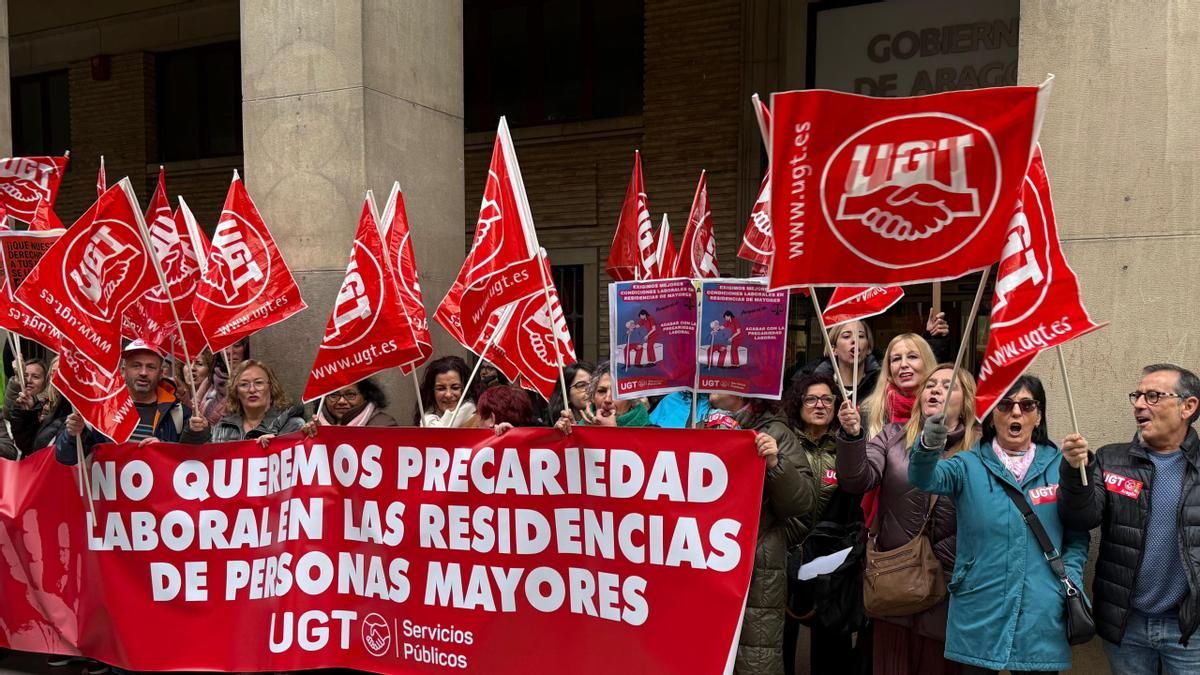 Denuncian que las trabajadoras de residencias de Aragón "se asan" por el calor: "Hay riesgo real para la salud"