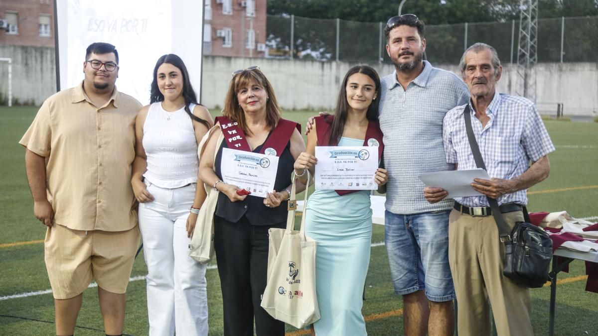 Homenaje a alumnos de Las Palmeras tras graduarse