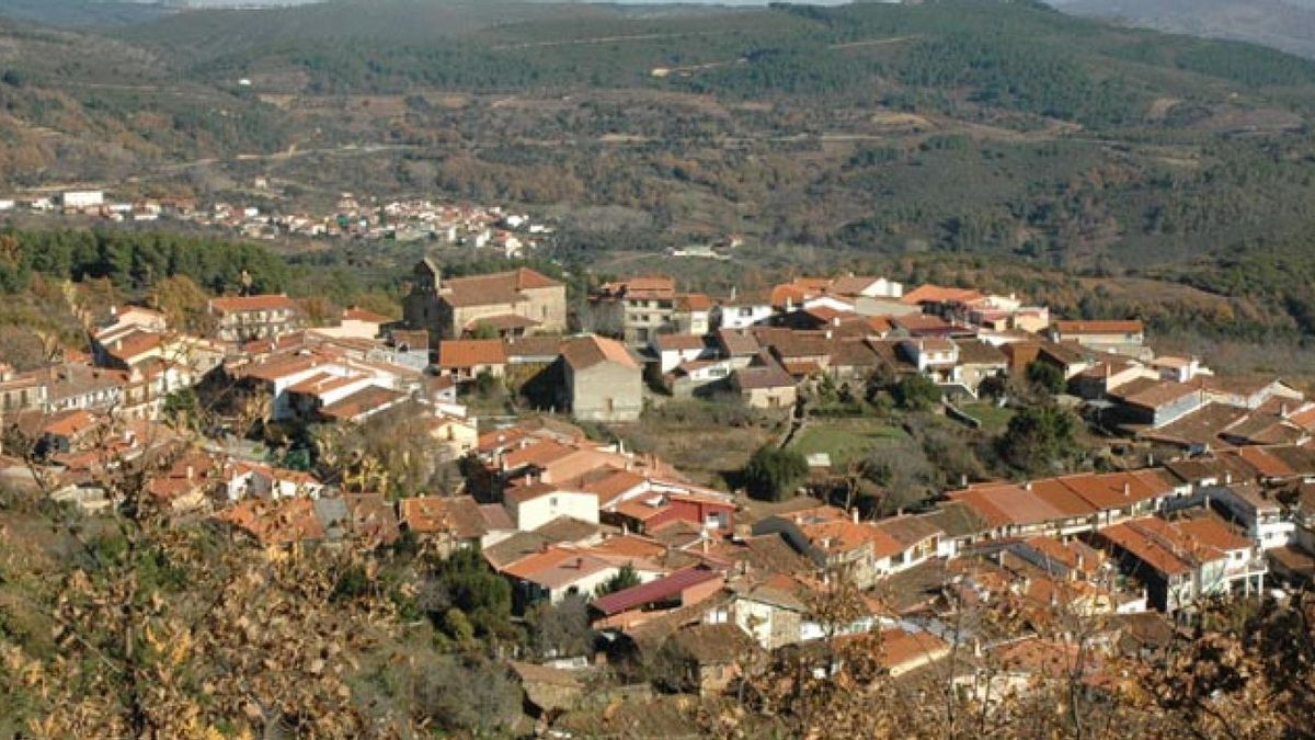 Desde el siglo XVIII las casas de este pequeño pueblo forman un recinto amurallado con forma de manzana