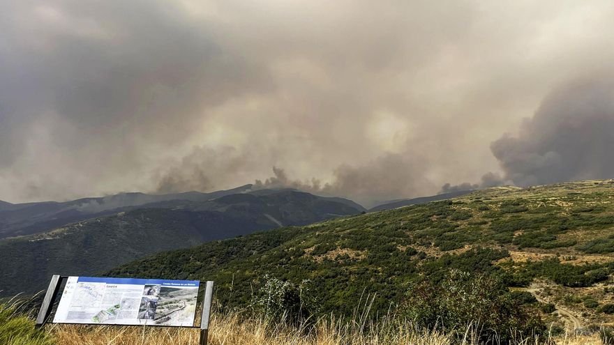 Fuego sin tregua en la provincia de León arrasando su patrimonio: de Picos de Europa a Las Médulas y las reservas de la biosfera