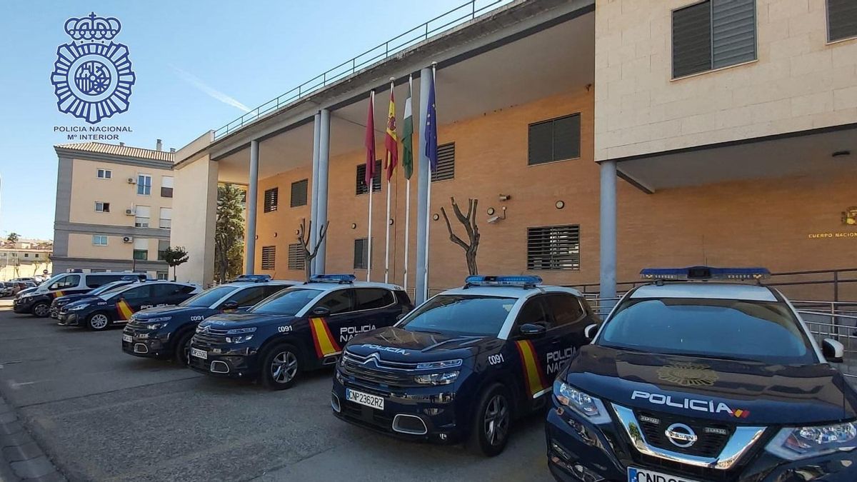 Archivo - Comisaría de la Policía Nacional en Dos Hermanas.