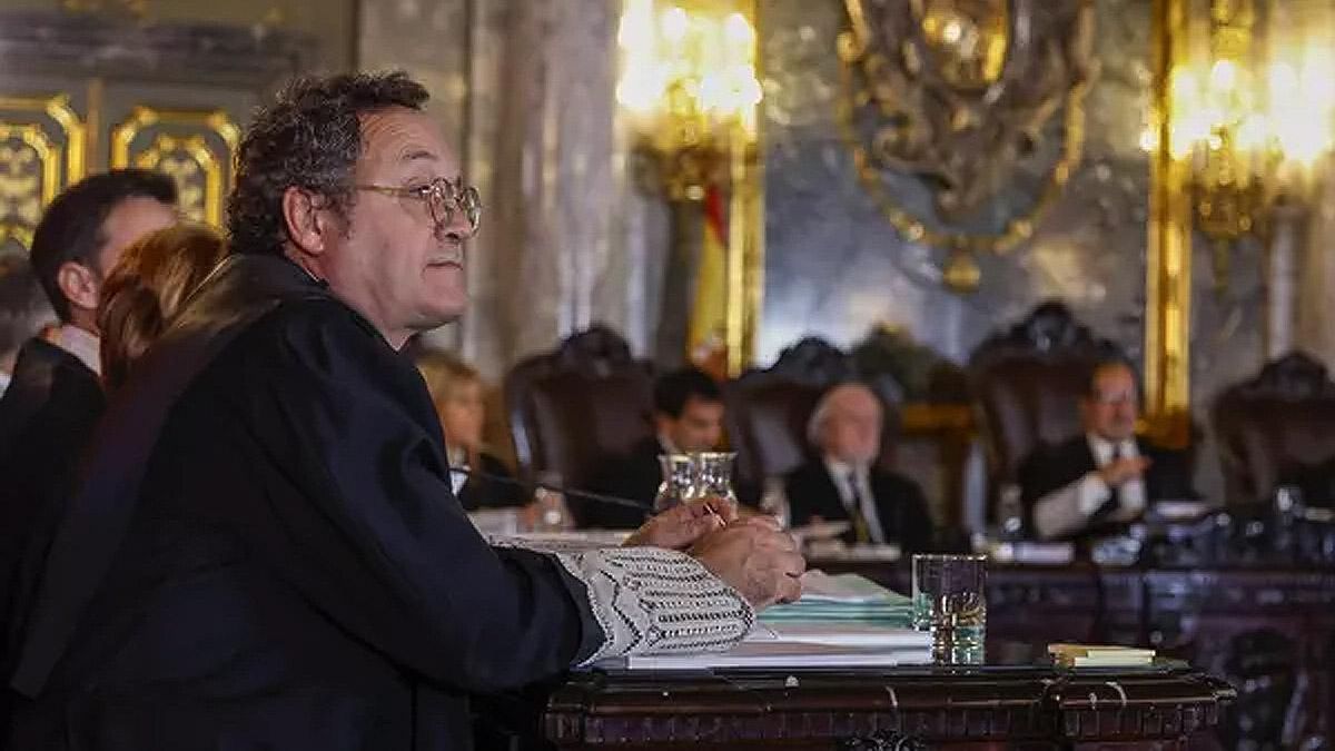 Publicar fotos de una actriz porno