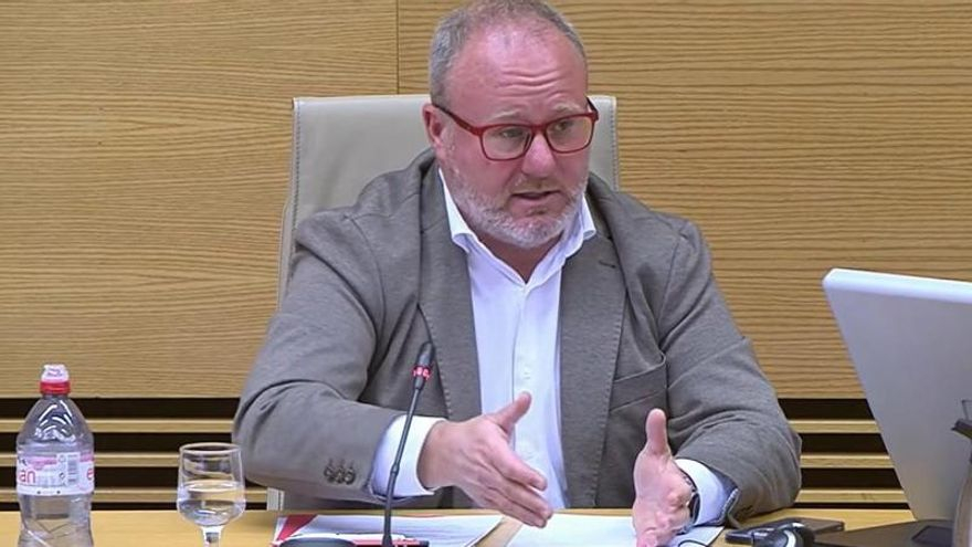 El diputado de Bomberos avala la versión de la alcaldesa de Chiva, que avisó al Cecopi del desbordamiento del Poyo