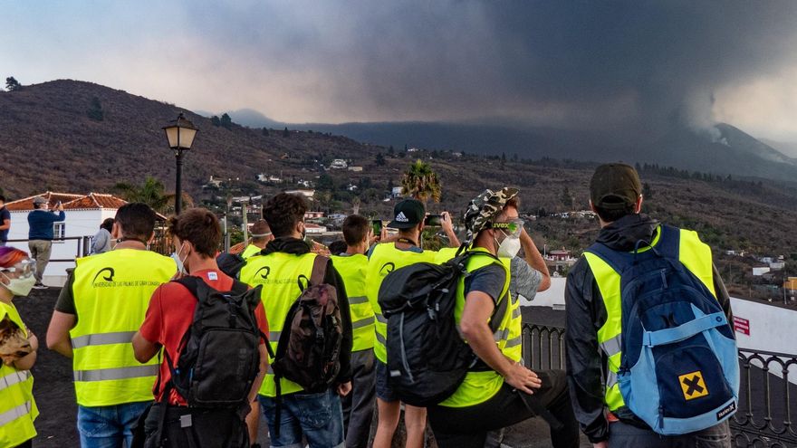 Miles de turistas en La Palma, que tiembla con su mayor sismo de magnitud 5