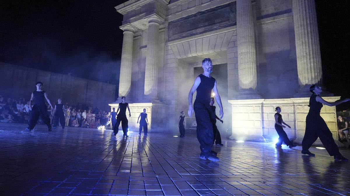 Noche del Patrimonio 2026 la compañía La Normal presenta en la Puerta del Puente Liminal