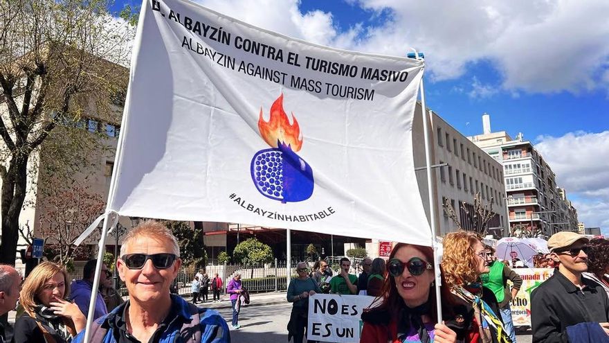 El Albaicín se planta contra el nuevo urbanismo de Granada por no frenar los pisos turísticos: "El barrio se muere"