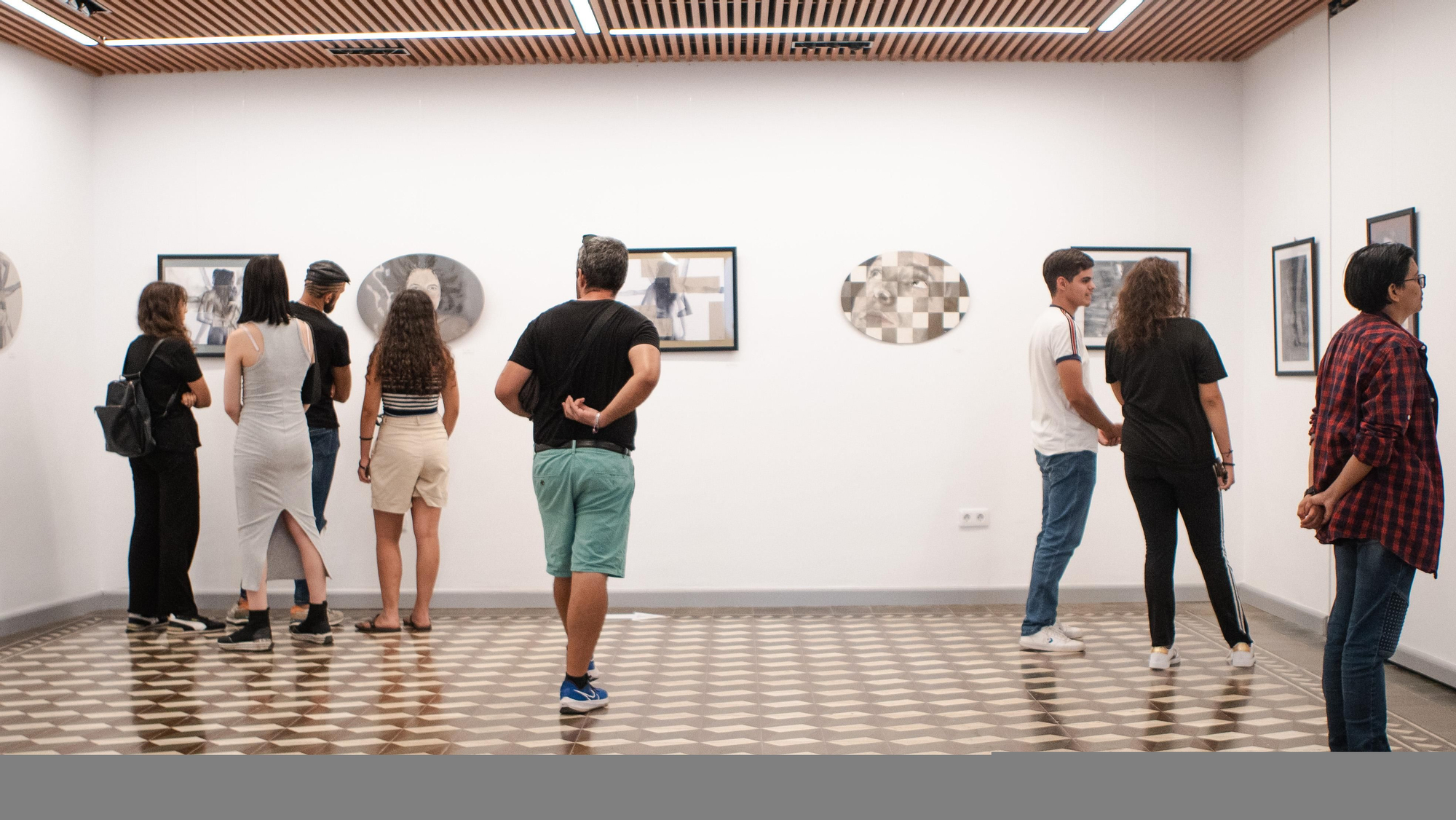 Un momento de la inauguración de la muestra. ISABELA BARRETO RODRÍGUEZ
