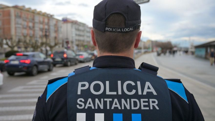 Un policía local de Santander