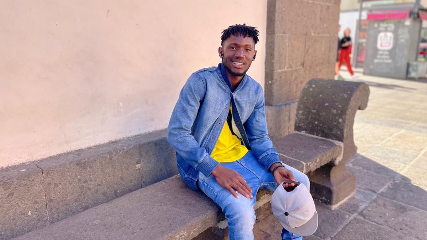 Los protagonistas de la ruta canaria cuentan su historia en el teatro: ''Antes de juzgar, es mejor preguntar''