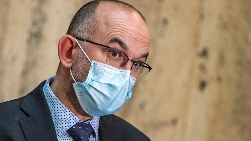 Cesan al ministro checo de Sanidad por rechazar el uso de la vacuna rusa Sputnik