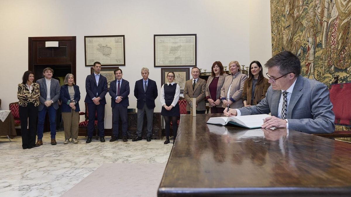 El Ararteko reprende al Ayuntamiento de Vitoria por no ser "proactivo" ante las agresiones en la discoteca Mítika