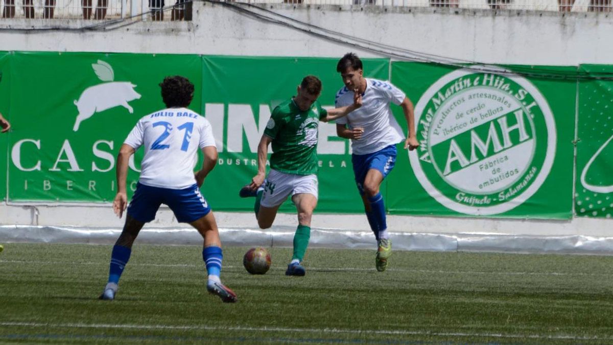 El Tamaraceite sigue con vida gracias a un gol en el minuto 96