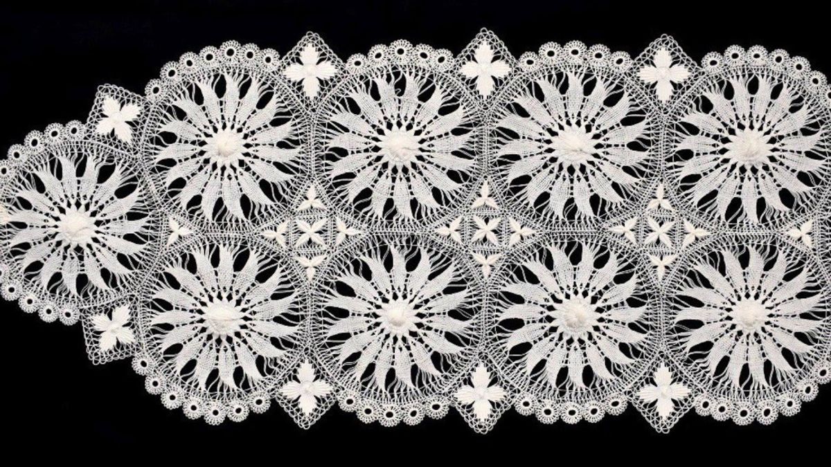 Rosetas de hilo, técnica de calado típica de Canarias.