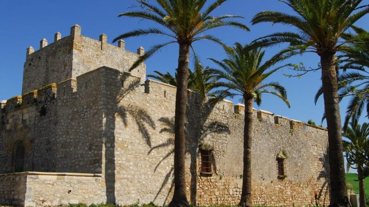 Se trata de un lugar donde la arquitectura militar y la naturaleza se funden en perfecta armonía