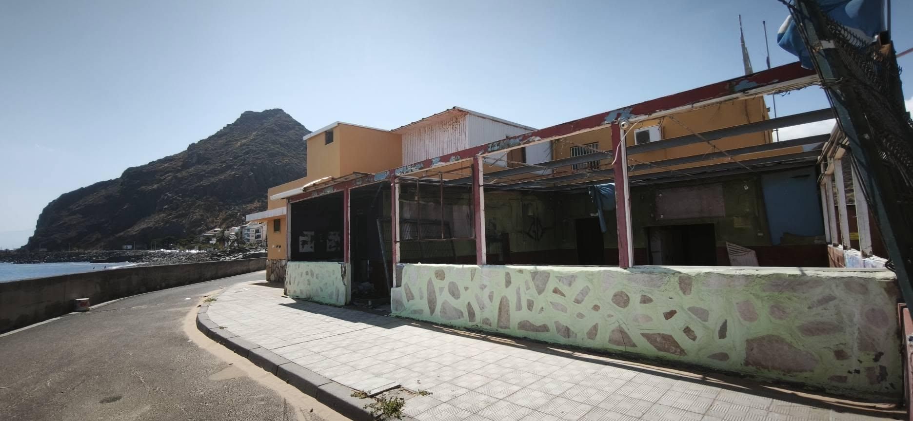 Estado del antiguo edificio de la Cofradía de Pescadores, en la zona de Las Teresitas.