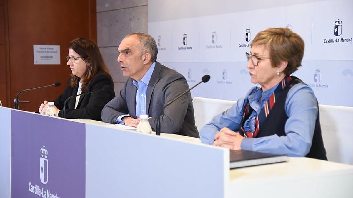 De izquierda a derecha, Regina Leal, Juan Camacho y Mayte Marín