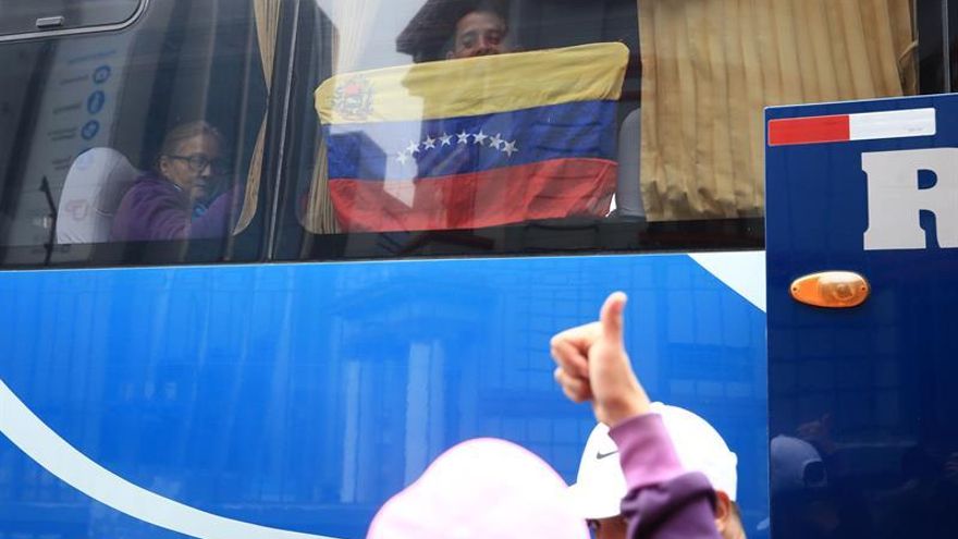 Regresan a Venezuela desde Perú 90 personas en un avión enviado por Maduro