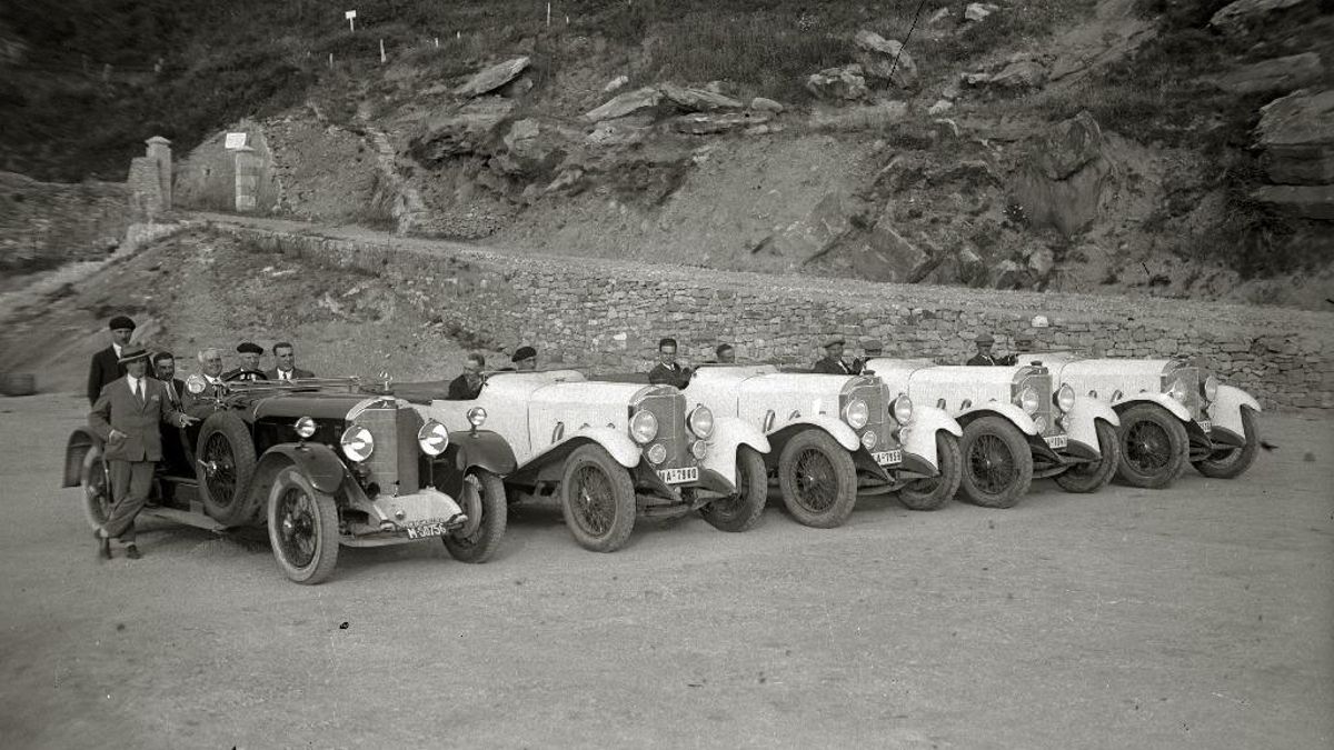 El equipo Mercedes-Benz, en el Paseo Nuevo