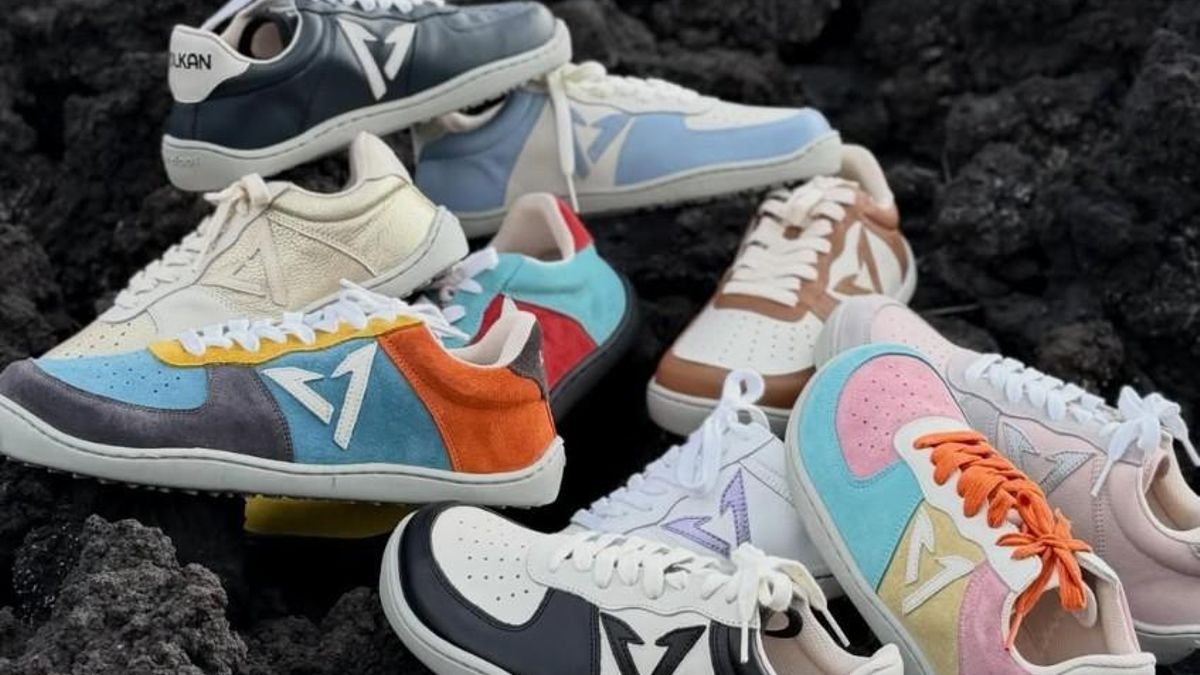 Crean en El Paso un calzado de suela patentada con ceniza del volcán Tajogaite