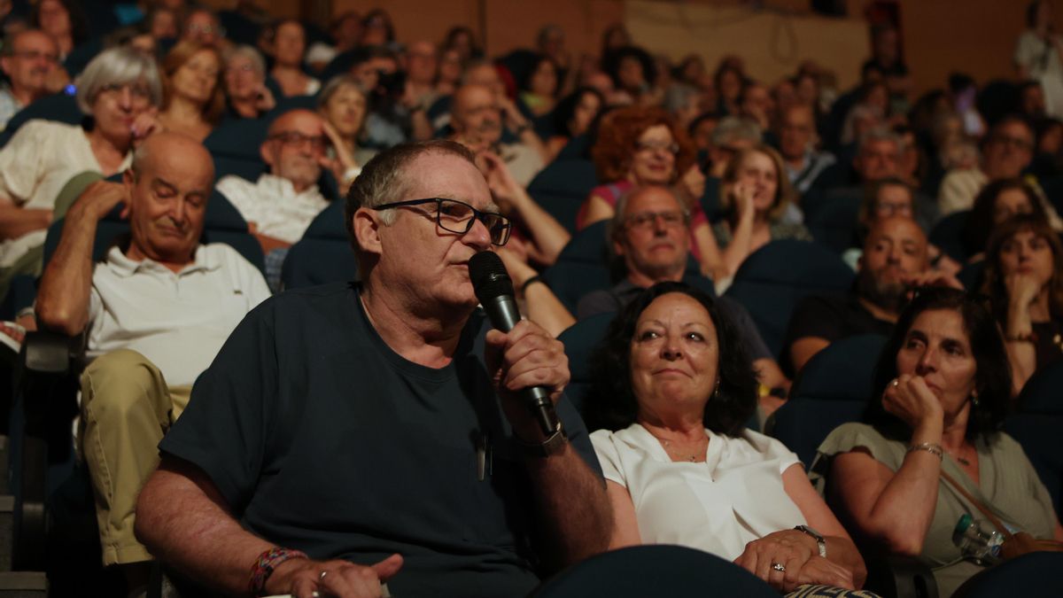 Uno de los socios de elDiario.es durante la inauguración del FIC