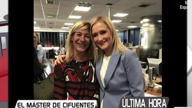 Cristina Cifuentes y Amalia Calonge.