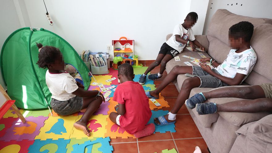 El Gobierno, el PP y el presidente canario confirman reuniones en secreto para negociar el reparto de menores migrantes