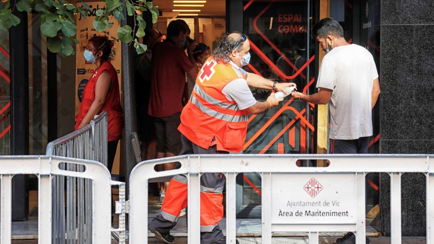 Los contagios en Catalunya se disparan un 40% en una semana y llevan al Govern a plantearse el cierre de bares y restaurantes