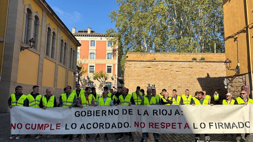 Más protestas de los bomberos del CEIS Rioja: "Un señor que no sabe nada de emergencias y que se ha dedicado a vender hamburguesas dirige ahora el servicio"