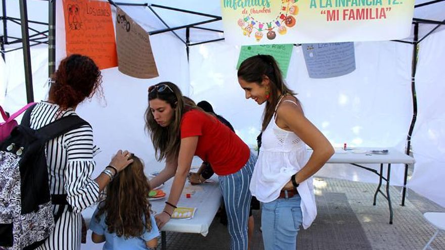 Almeida anuncia dos centros de infancia que enfilan la privatización de un servicio público: "Es un caballo de Troya"