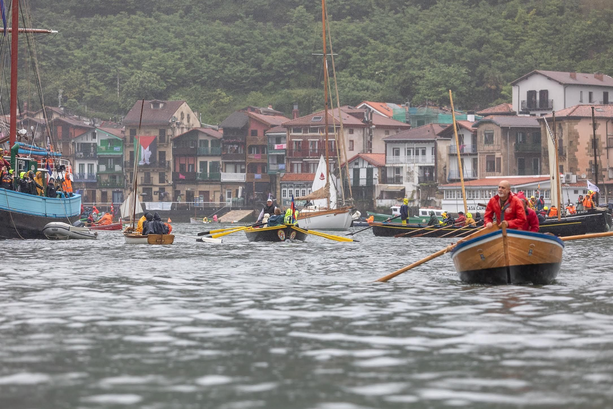 El Cabildo lleva su patrimonio marítimo al IV Festival de Embarcaciones Tradicional de Pasaia.