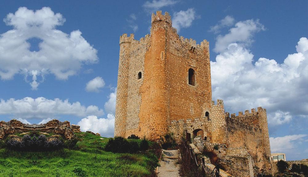 Castillo árabe de Alcalá del Júcar.