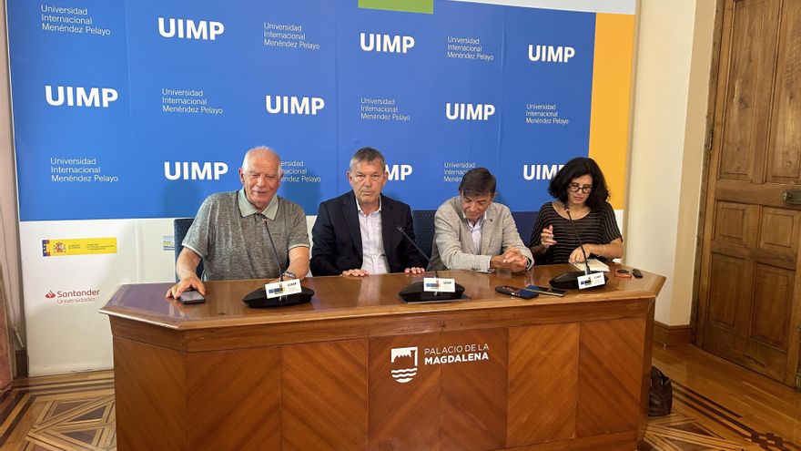 Rueda de prensa en la UIMP del director general de la UNRAW, Philippe Lazzarini, junto a Josep Borrell y el recto, Carlos Andradas, entre otros