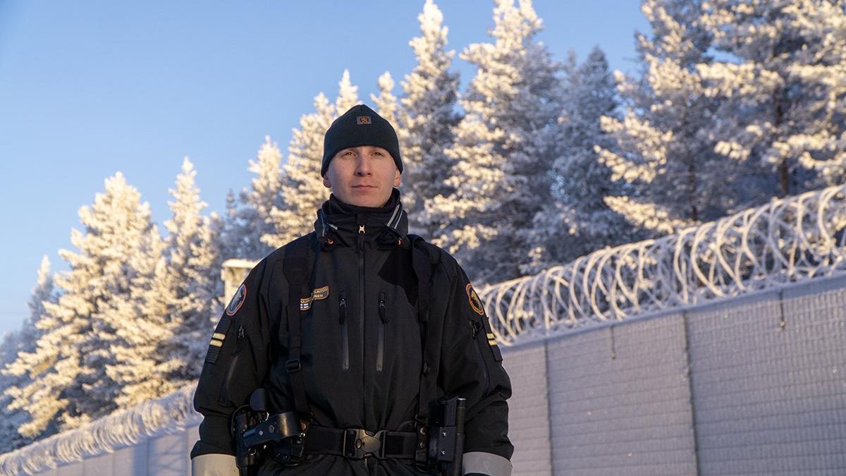 Ville Tervonen, guardia fronterizo que patrulla la valla a diario
