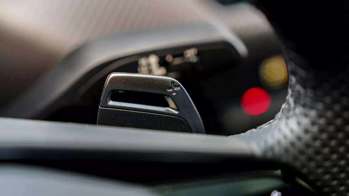 d53d650c-a850-412c-8904-ee0034fb8290_16-