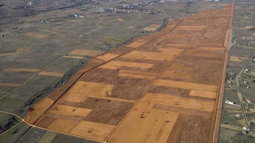 El terreno de la Plataforma Logística de Torneros, sin utilidad desde hace años.