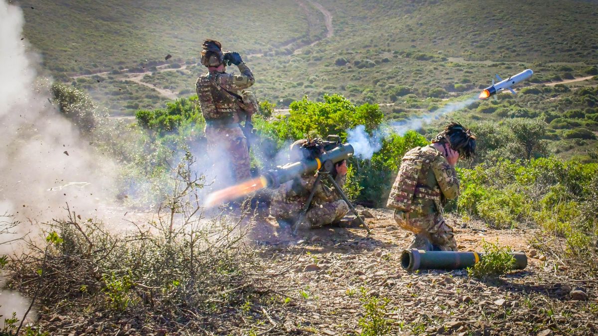 Imagen de archivo del ejército italiano disparando un misil Spike israelí.