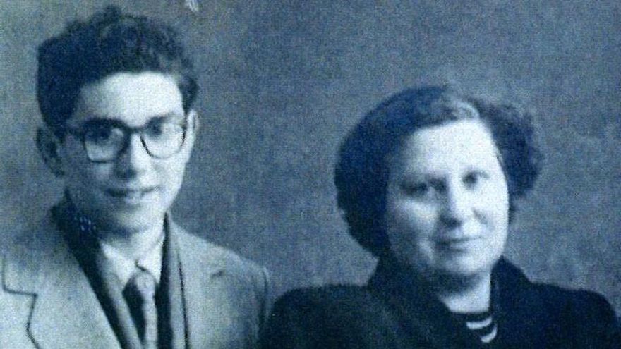 Manuela López, la poeta de Cacabelos que rescató de memoria versos sobre la caída de Hitler enviados a la BBC