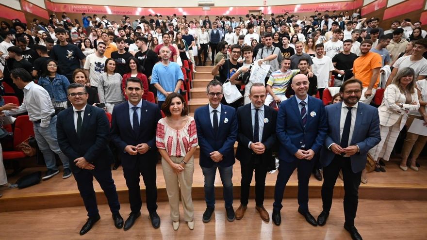 El cooperativismo siembra entre los universitarios para mostrarles que es la fórmula laboral que mejor les encaja