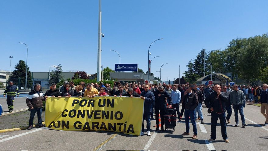 Trabajadores de Michelin se concentran en Valladolid y Aranda de Duero para reclamar a la empresa que mejore su actual oferta de convenio
