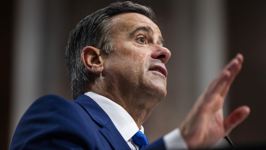 John Ratcliffe, nominado por el presidente electo Donald Trump para liderar la Agencia Central de Inteligencia (CIA), testifica en su audiencia de confirmación ante el Comité de Inteligencia del Senado en el Edificio de Oficinas del Senado Dirksen en Washington, DC, EE. UU., el 15 de enero de 2025. EFE/JIM LO SCALZO