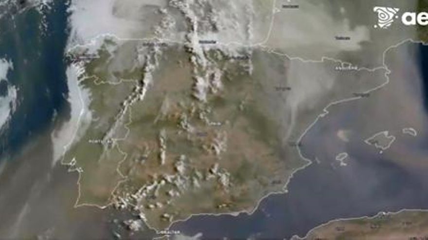 Imágenes de satélite de Mateosat muestran las columnas de humo provocadas por los incendios en la Península