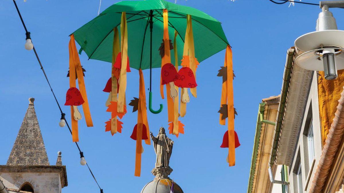 Vilafranca de Bonany adorna sus calles para celebrar su feria de teatro infantil y juvenil.