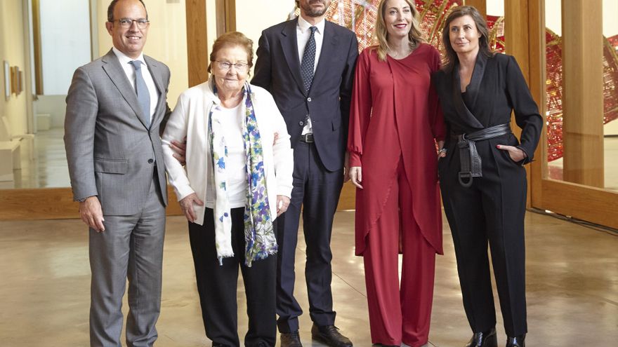 España y Portugal estrechan lazos culturales con el reconocimiento a Helga de Alvear
