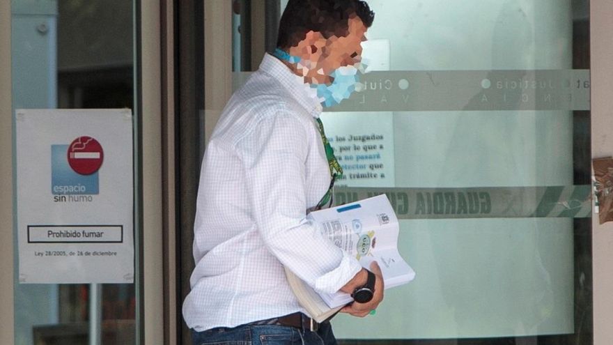 La jueza considera a los detenidos en la operación Azud, entre quienes está el exsubdelegado del Gobierno en Valencia, grupo criminal